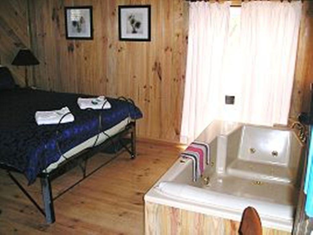 Moonbeam Cottages & Rainbow Cafe Moonambel Zimmer foto